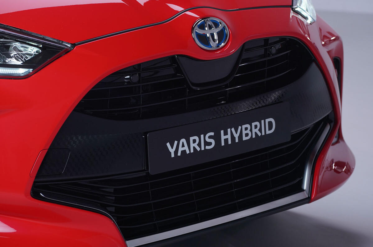 Toyota Yaris 2019 official studio - front bumper