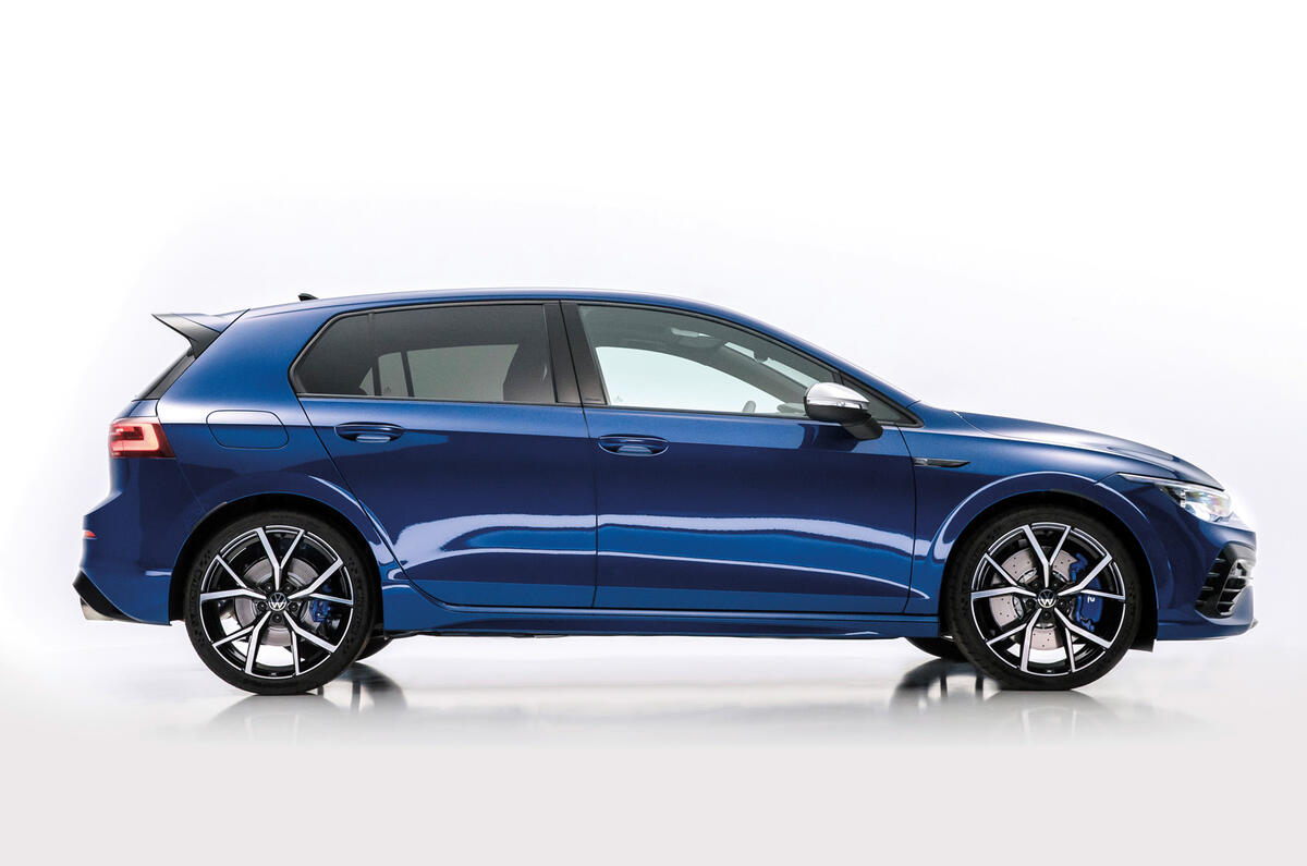 Volkswagen Golf R 2020 official reveal - studio side Volkswagen Golf R 2020 official reveal - studio side