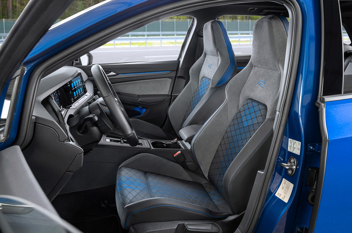 97 Volkswagen Golf R Estate 2021 official reveal front seats 97 Volkswagen Golf R Estate 2021 official reveal front seats