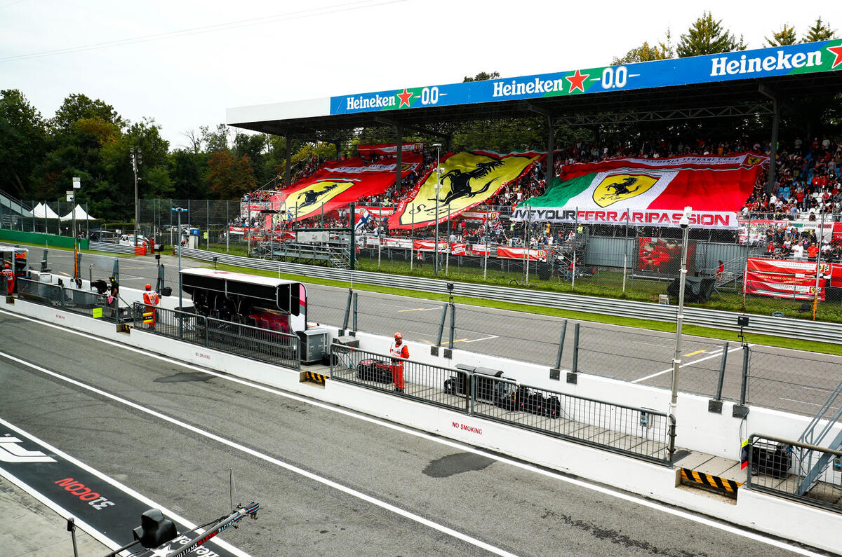 Autocar fixes Formula One - grandstand