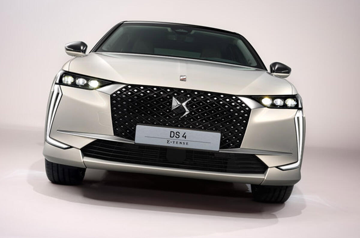 98 2020 DS4 V0005