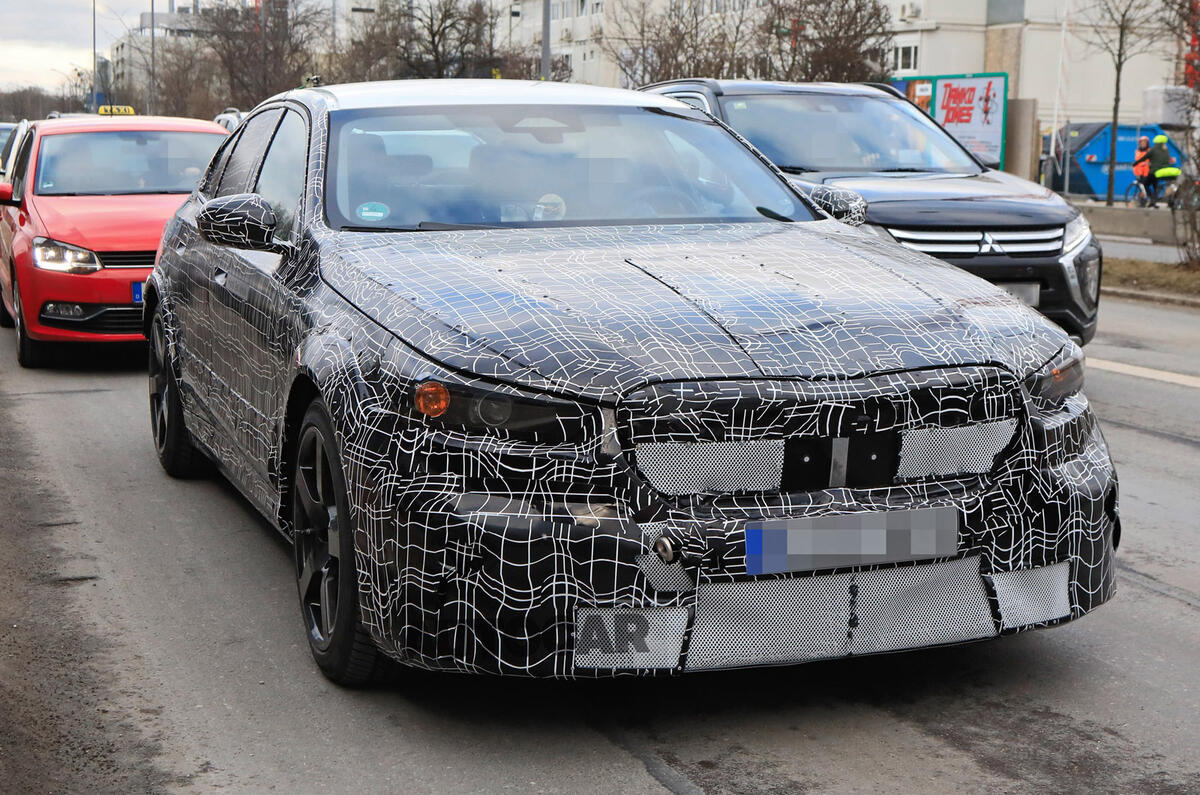 98 2024 BMW M5 hybrid spy images nose 98 2024 BMW M5 hybrid spy images nose