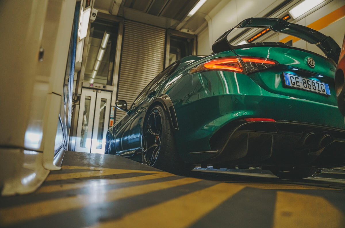 98 Alfa GTAm road trip 2022 eurotunnel 98 Alfa GTAm road trip 2022 eurotunnel