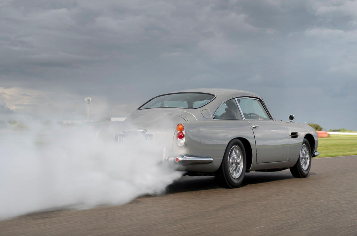 Aston Martin DB5 Goldfinger Continuation smoke screen Aston Martin DB5 Goldfinger Continuation smoke screen