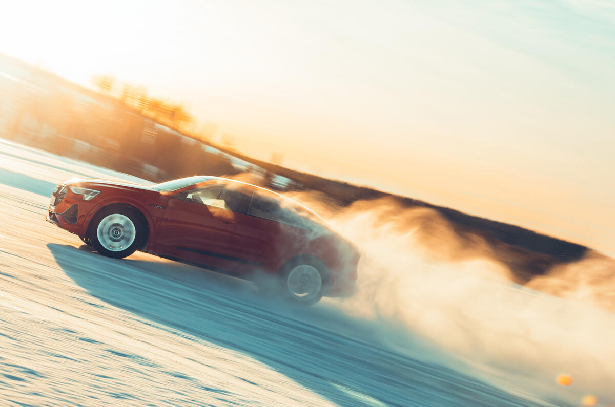 98 audi e tron sportback drifiting side profile 98 audi e tron sportback drifiting side profile