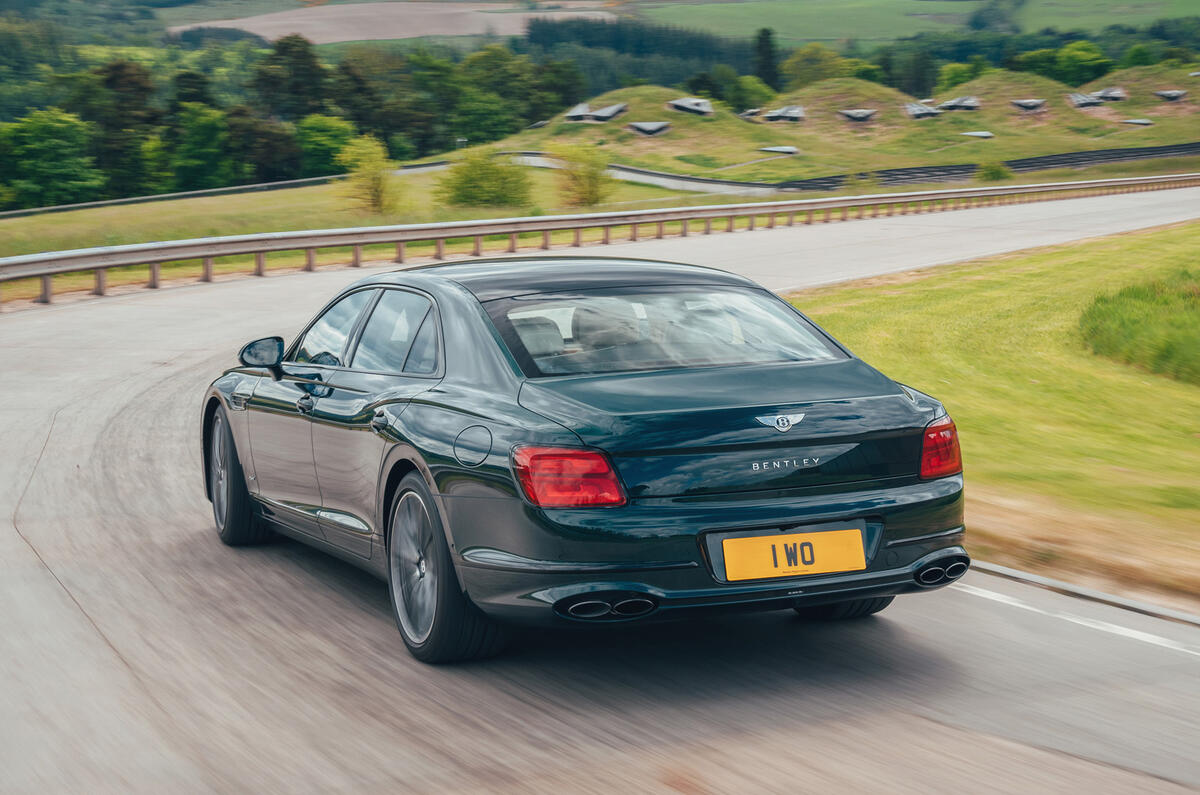 98 Bentley Flying Spur PHEV 2021 official images hero rear 98 Bentley Flying Spur PHEV 2021 official images hero rear