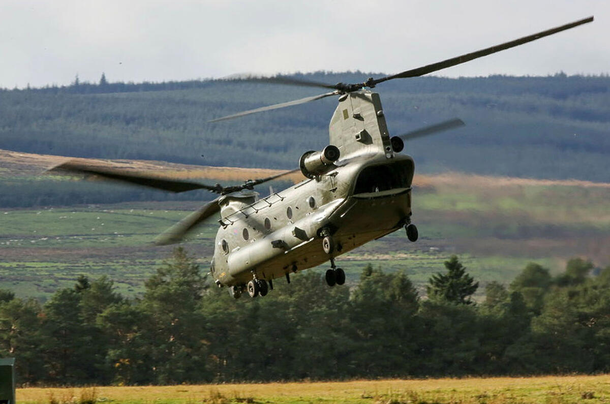 98 Christmas road test 2021 RAF Chinook takeoff rear