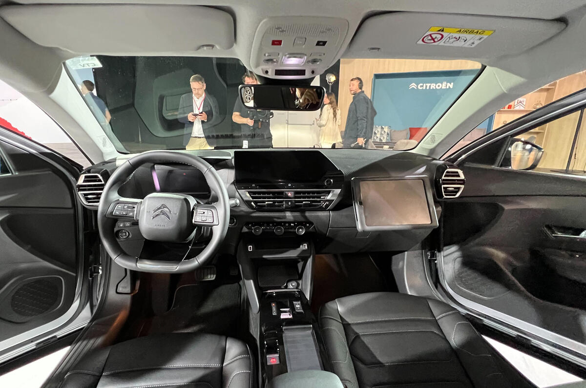 98 citroen e c4x interior dashboard