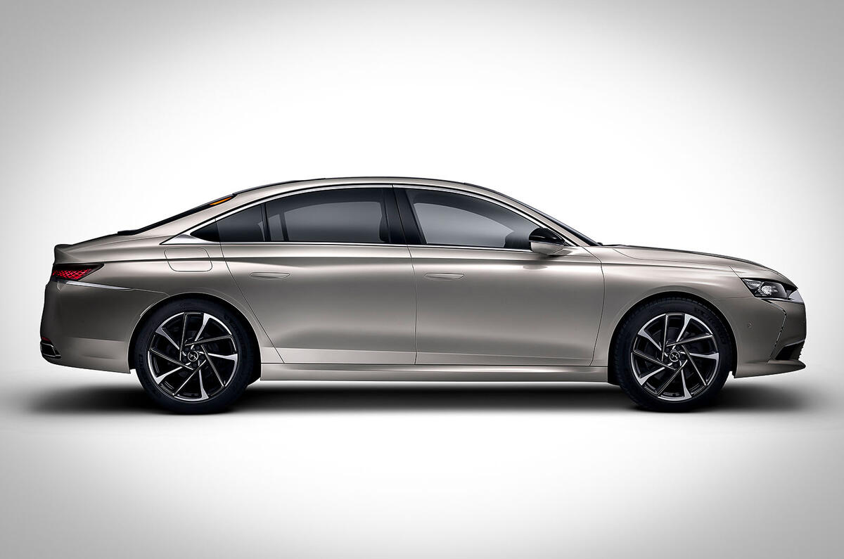 DS 9 official studio images - side DS 9 official studio images - side