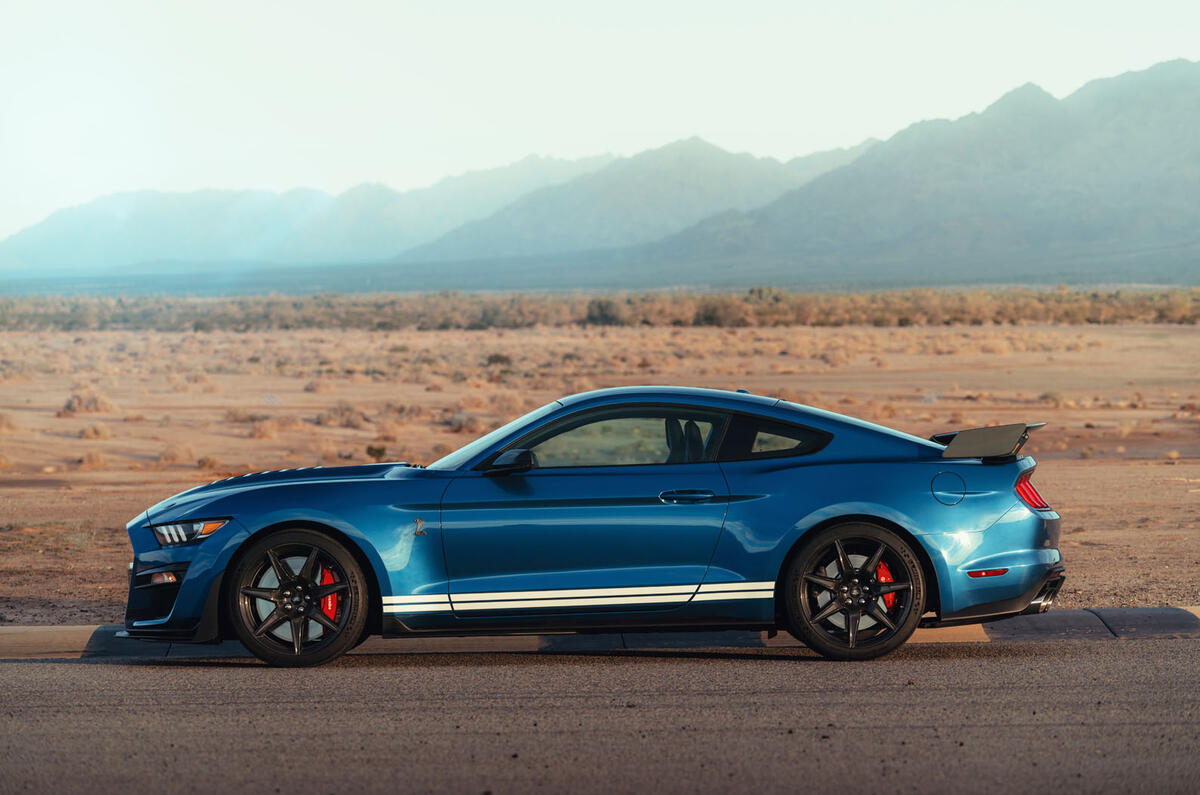Ford Shelby Mustang GT500 official reveal - hero side