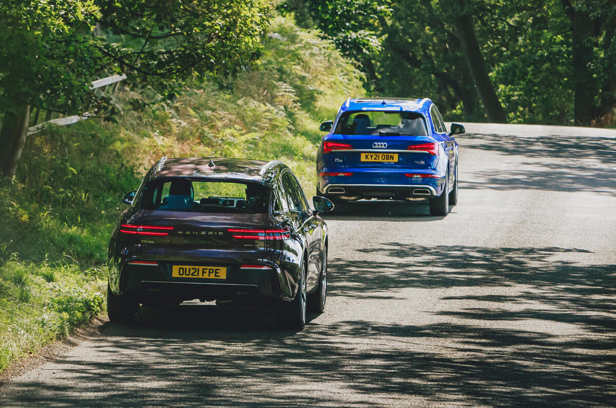 98 Genesis vs Audi twin test 2021 rear 98 Genesis vs Audi twin test 2021 rear