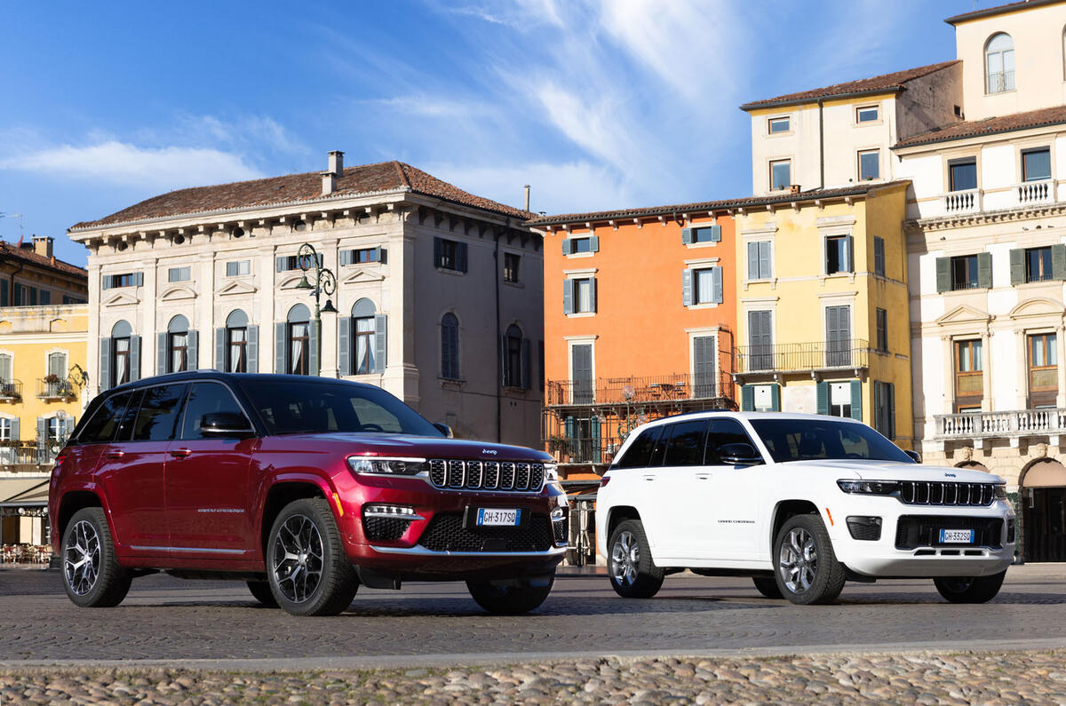 98 Jeep Grand Cherokee 4xe 2022 official images static duo