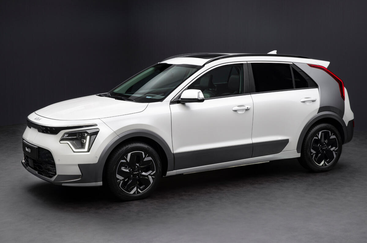 98 Kia Niro EV 2022 official reveal Europe static side