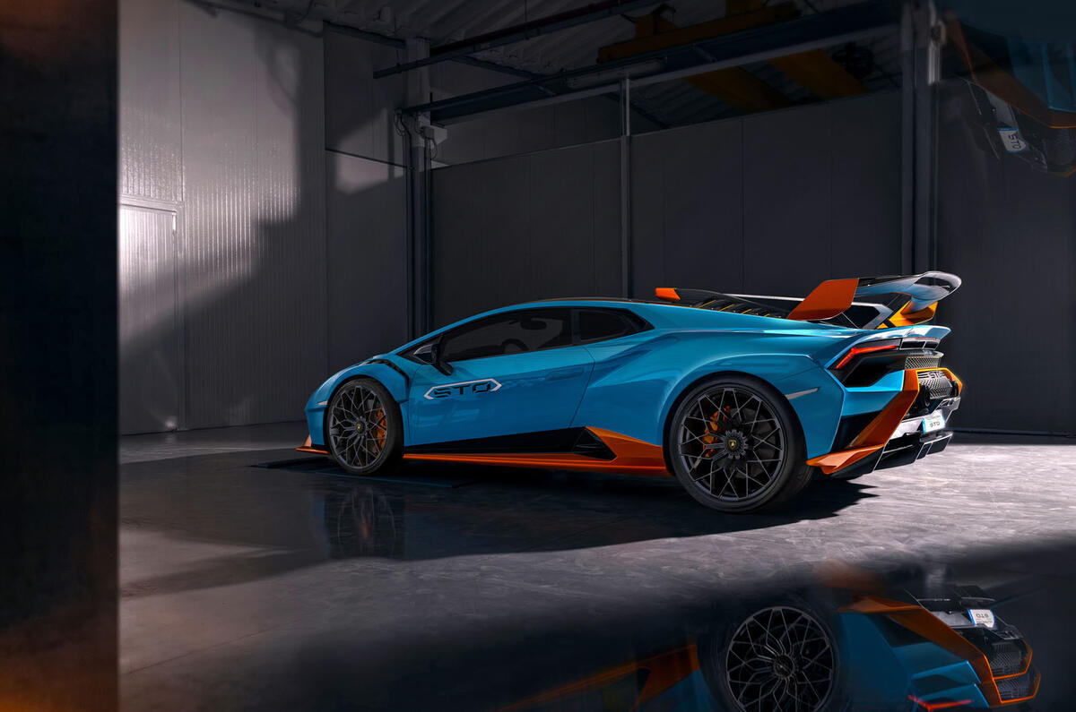 Lamborghini Huracan STO 2020 official images - side Lamborghini Huracan STO 2020 official images - side