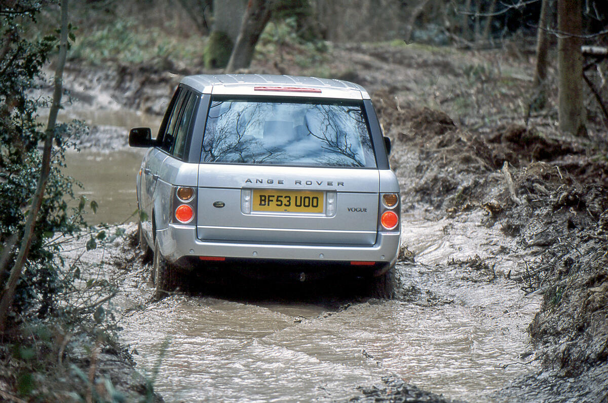 98 land rover range rover l322 rear off road 98 land rover range rover l322 rear off road