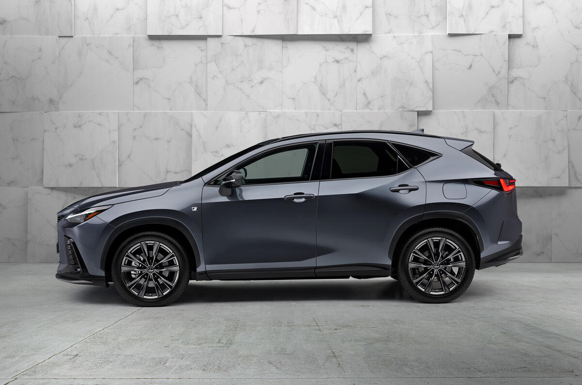 98 Lexus NX 450h+ 2021 official reveal side 98 Lexus NX 450h+ 2021 official reveal side