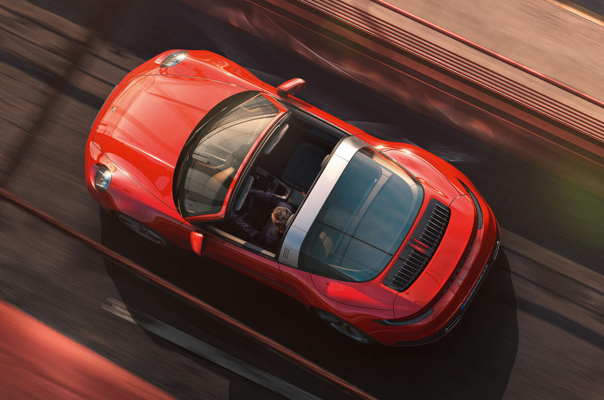 Porsche 911 Targa 992 official images - tracking roof Porsche 911 Targa 992 official images - tracking roof
