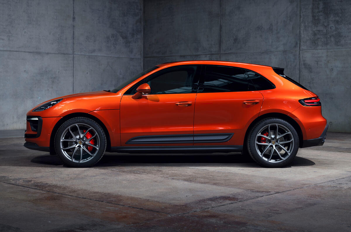 98 Porsche Macan 2021 official images studio side