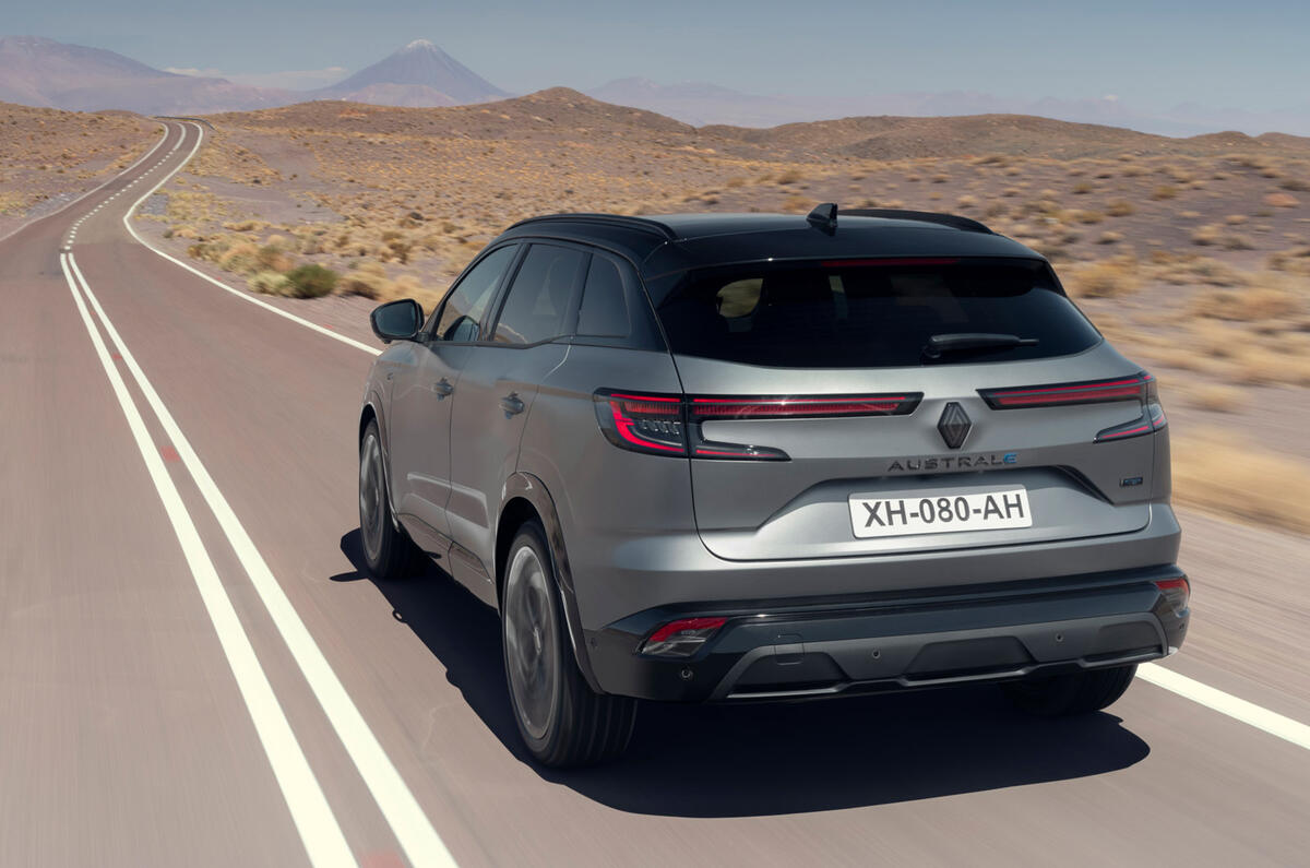 98 Renault Austral 2022 official reveal tracking rear 98 Renault Austral 2022 official reveal tracking rear