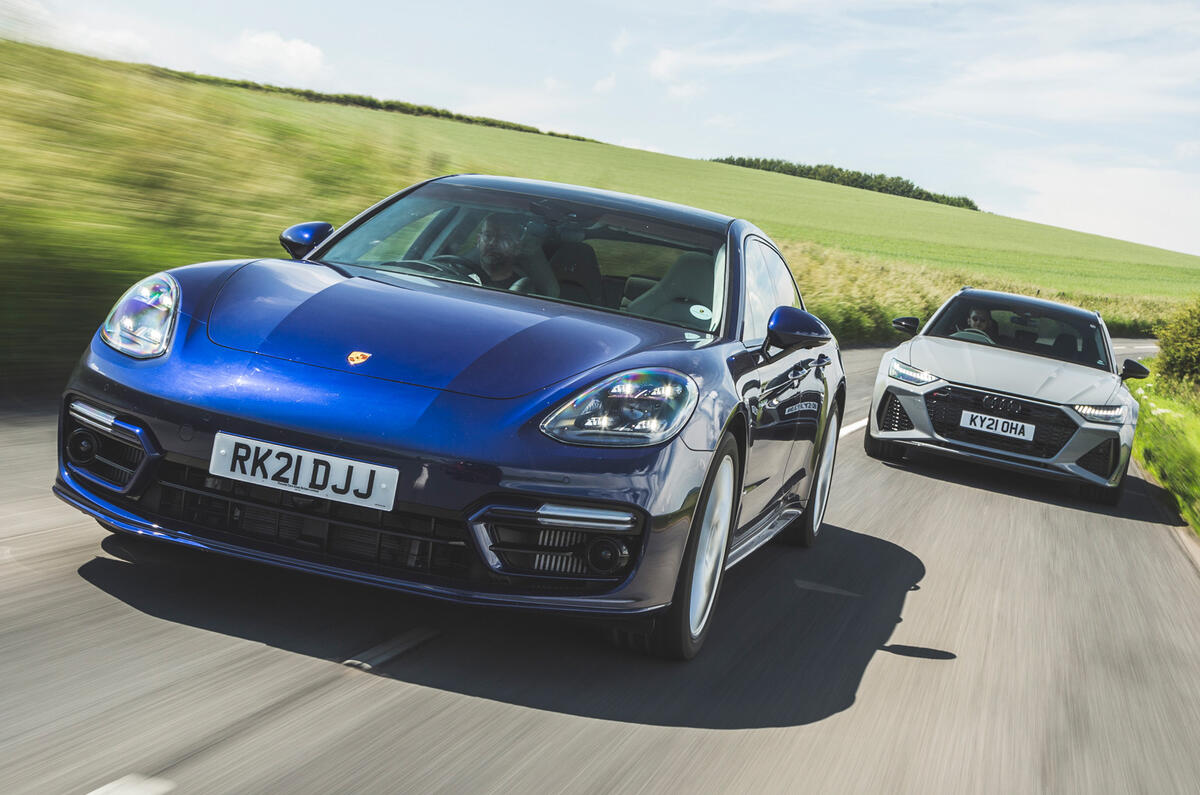 98 super estate triple test 2021 porsche audi tracking front 98 super estate triple test 2021 porsche audi tracking front