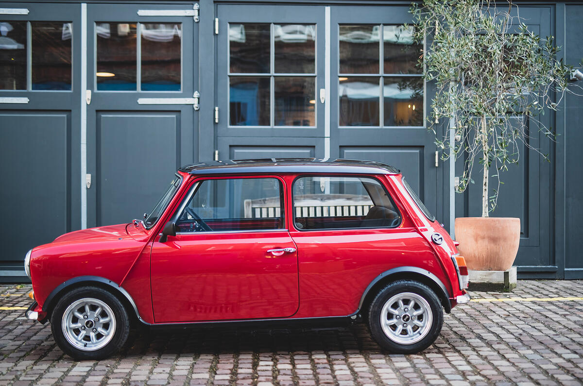 Swind E Classic Mini official press photos - side