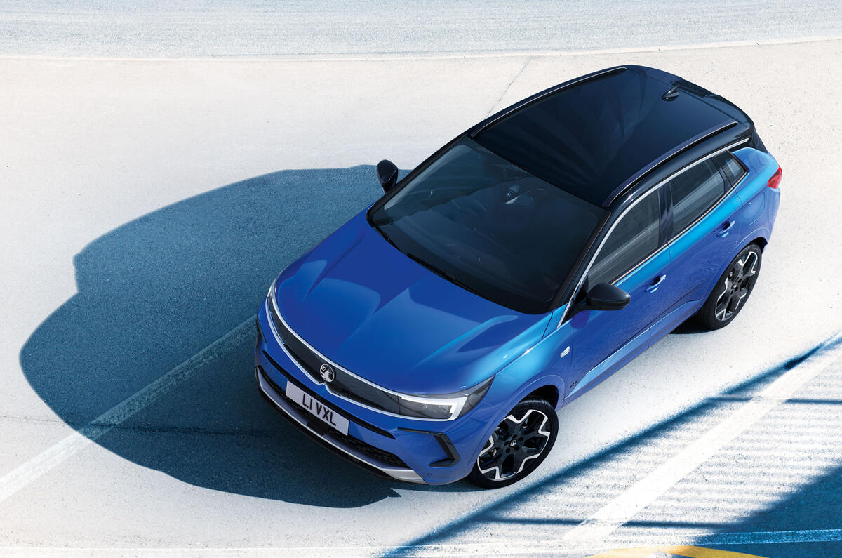 98 Vauxhall Astra 2021 teaser images static roof 98 Vauxhall Astra 2021 teaser images static roof