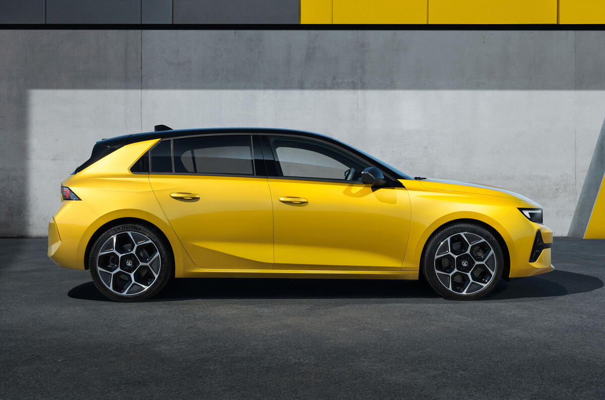 98 Vauxhall Astra 2022 official images static side