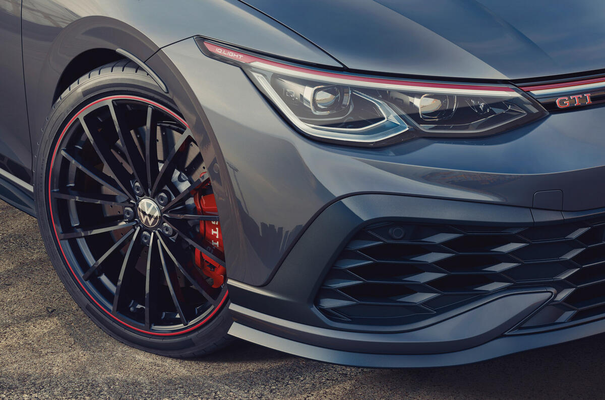 98 VW Golf GTI Clubsport 45 official images headlights wheel