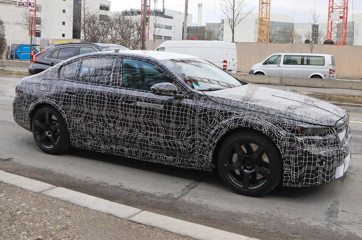 99 2024 BMW M5 hybrid spy images lead 99 2024 BMW M5 hybrid spy images lead