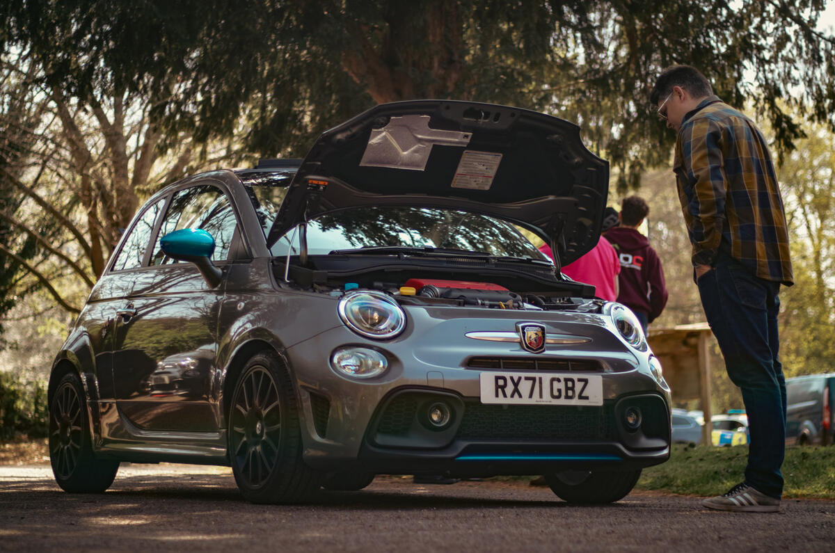 99 abarth f595 bonnet up