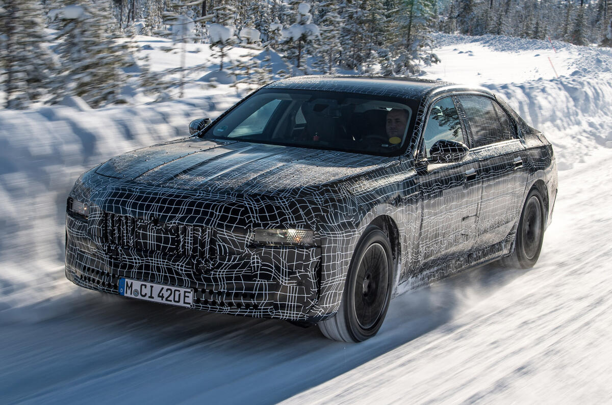 99 BMW i7 official winter testing 2021 tracking front