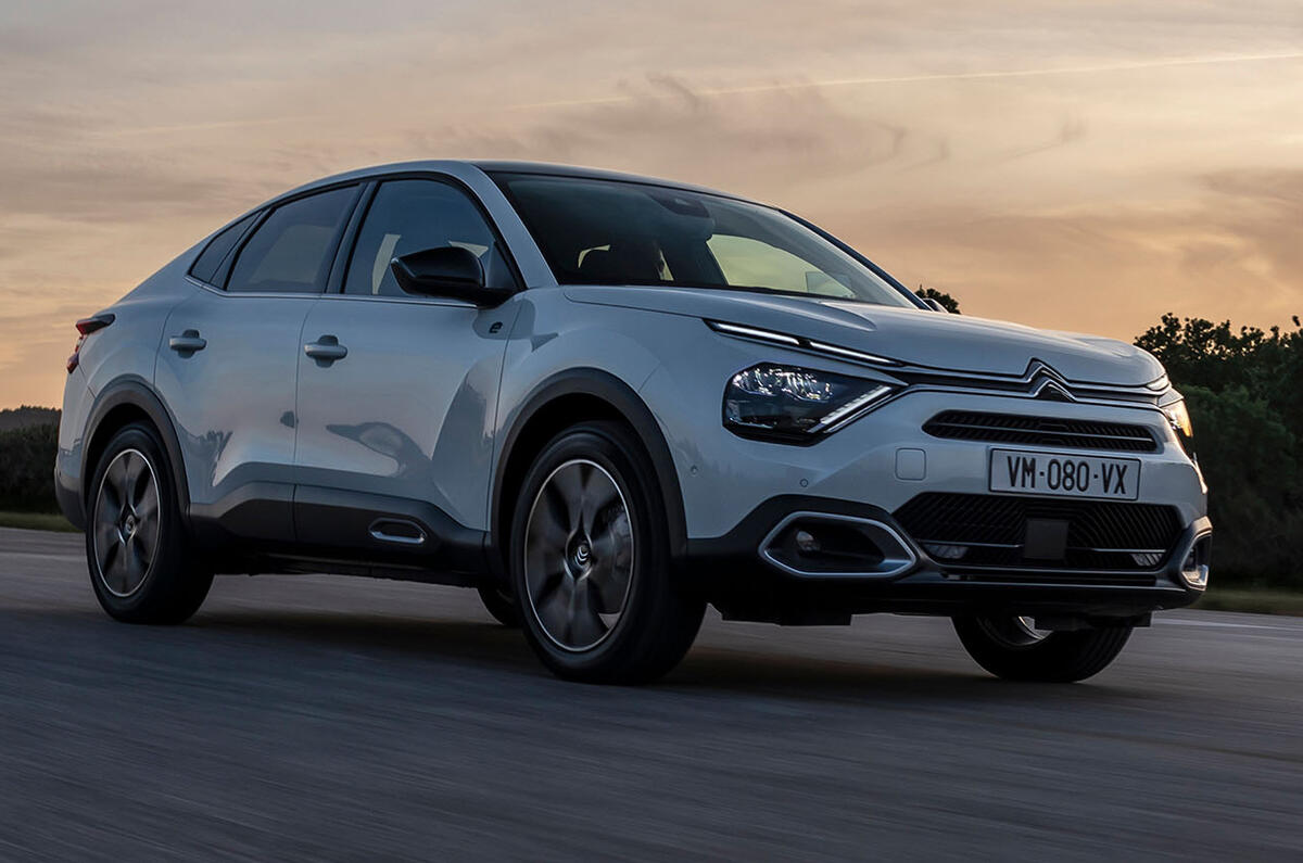 99 citroen e c4x  front quarter tracking 2022