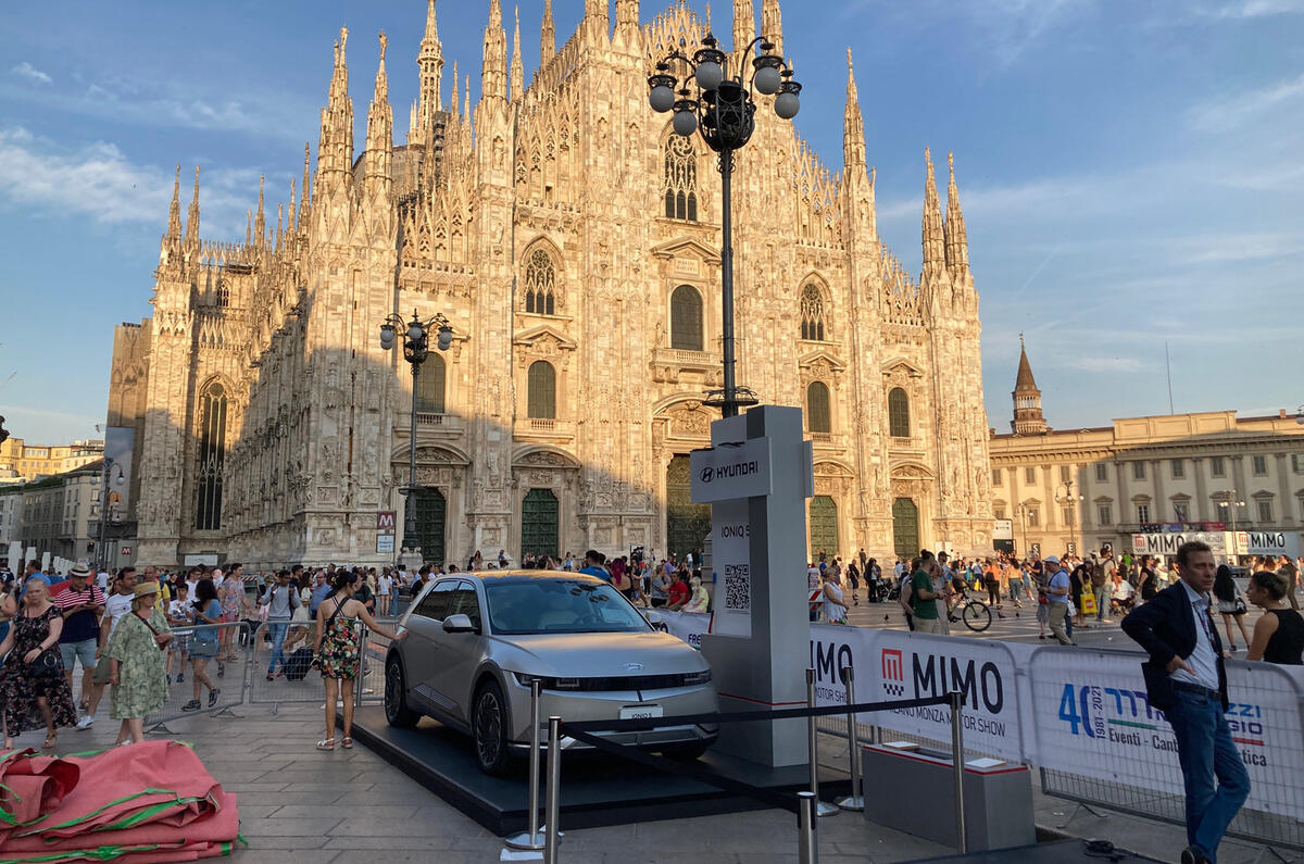 99 hyundai ioniq 5 milan motor show