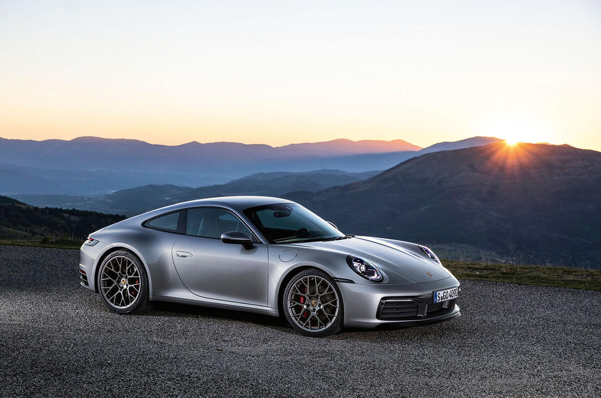 2019 Porsche 911 official reveal - press still front