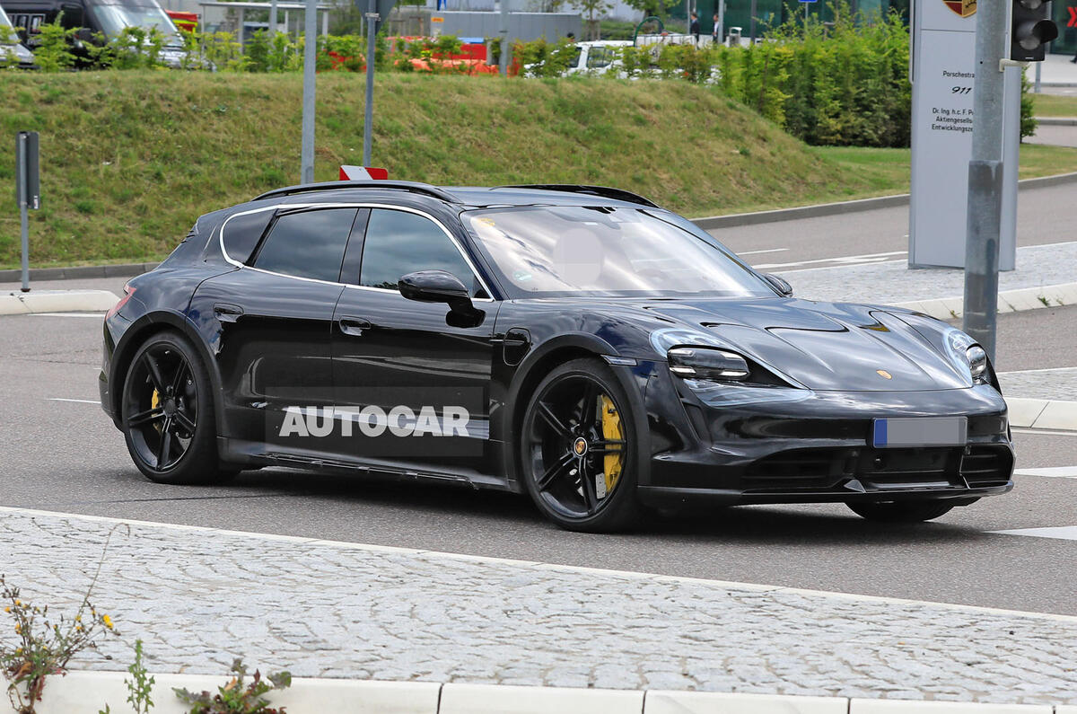 Porsche Taycan Cross turismo spy images - hero front Porsche Taycan Cross turismo spy images - hero front