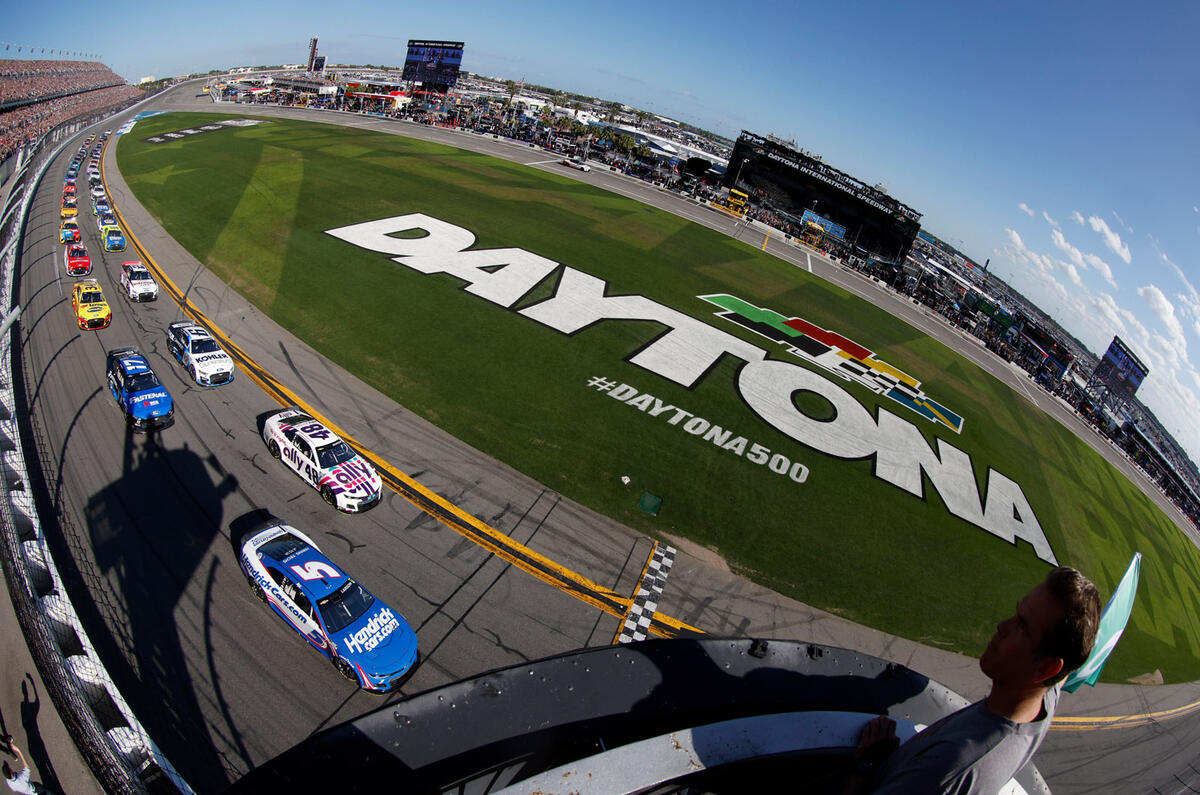 99 racing lines daytona 500 2022 lead