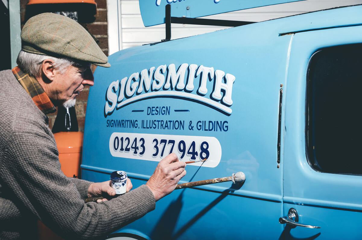 Signwriting feature - front