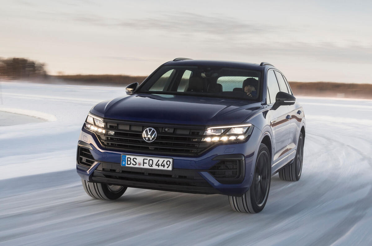 Volkswagen Touareg R 2020 official reveal images - tracking front