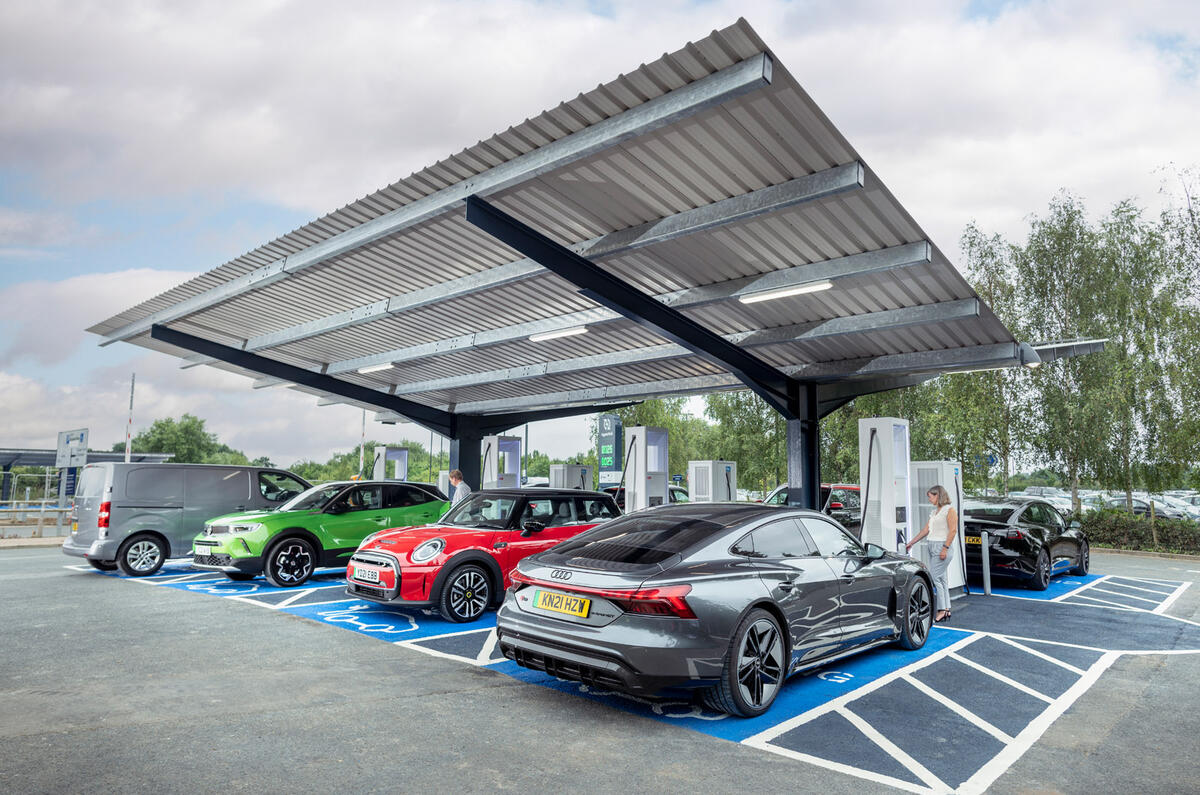 99 york hyper charging hub