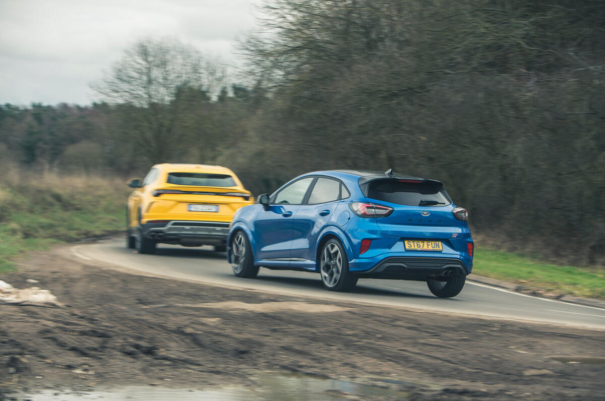 99 LUC Ford Puma ST Lamborghini Urus 2021 0122