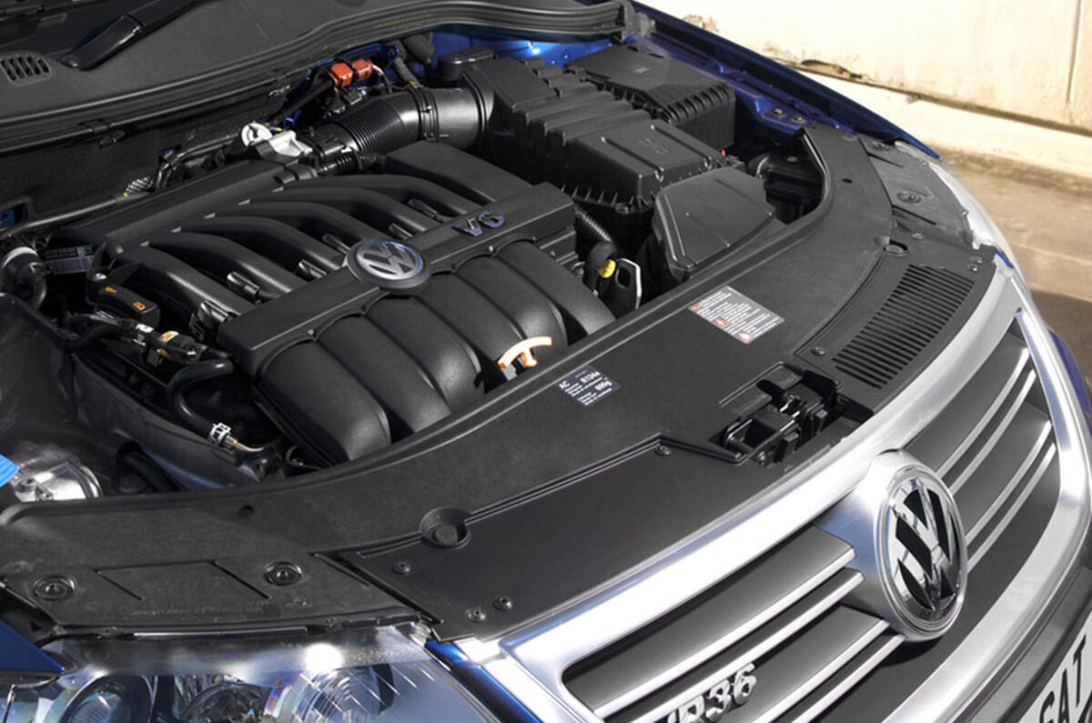 9 Large 4425 PassatR36 9 Large 4425 PassatR36