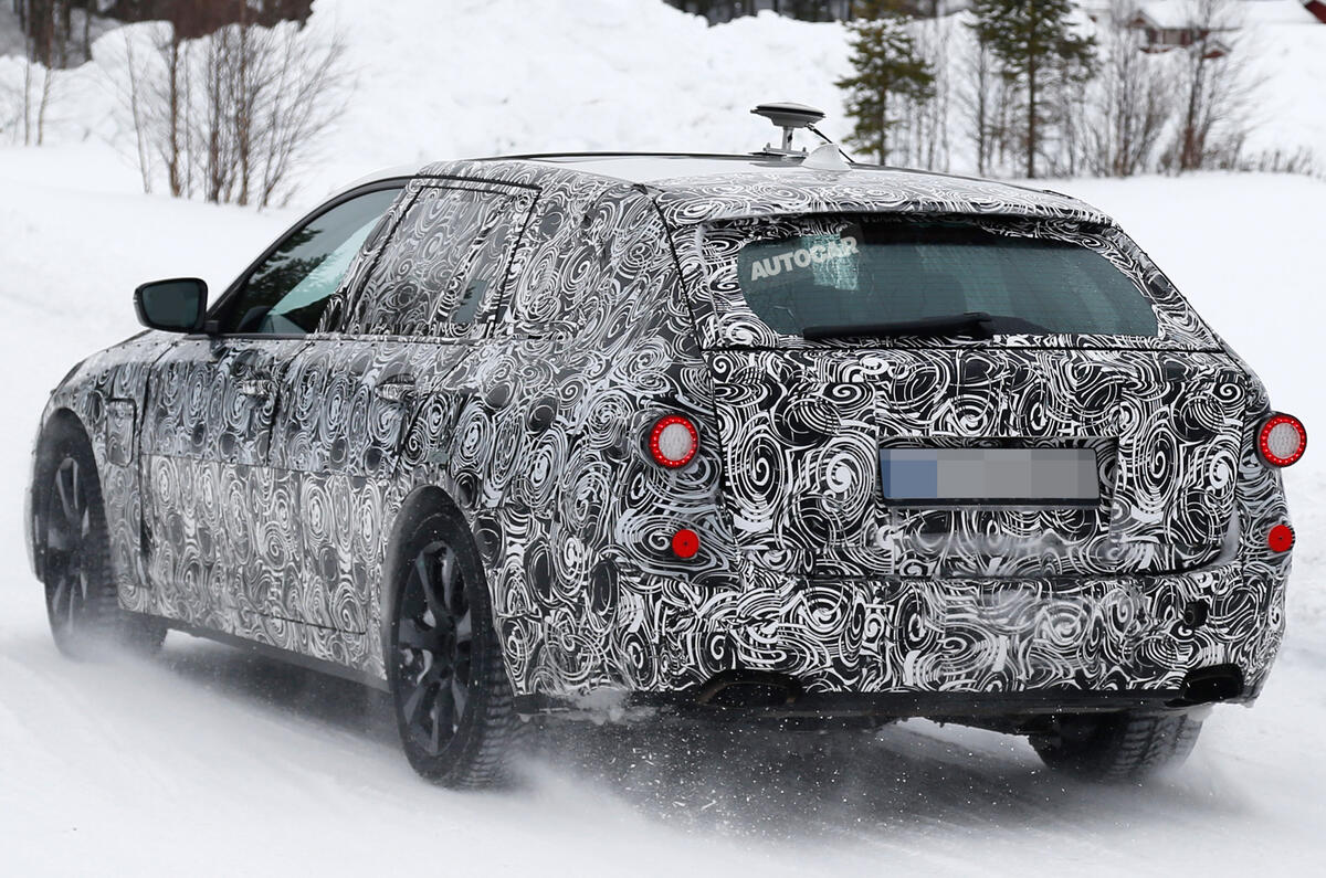 BMW 5 Series Touring spy shots