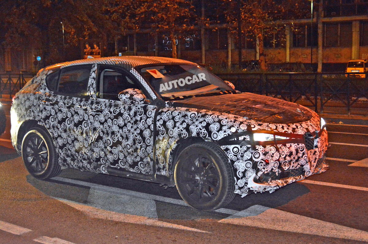 Alfa Romeo Stelvio spotted in light camouflage