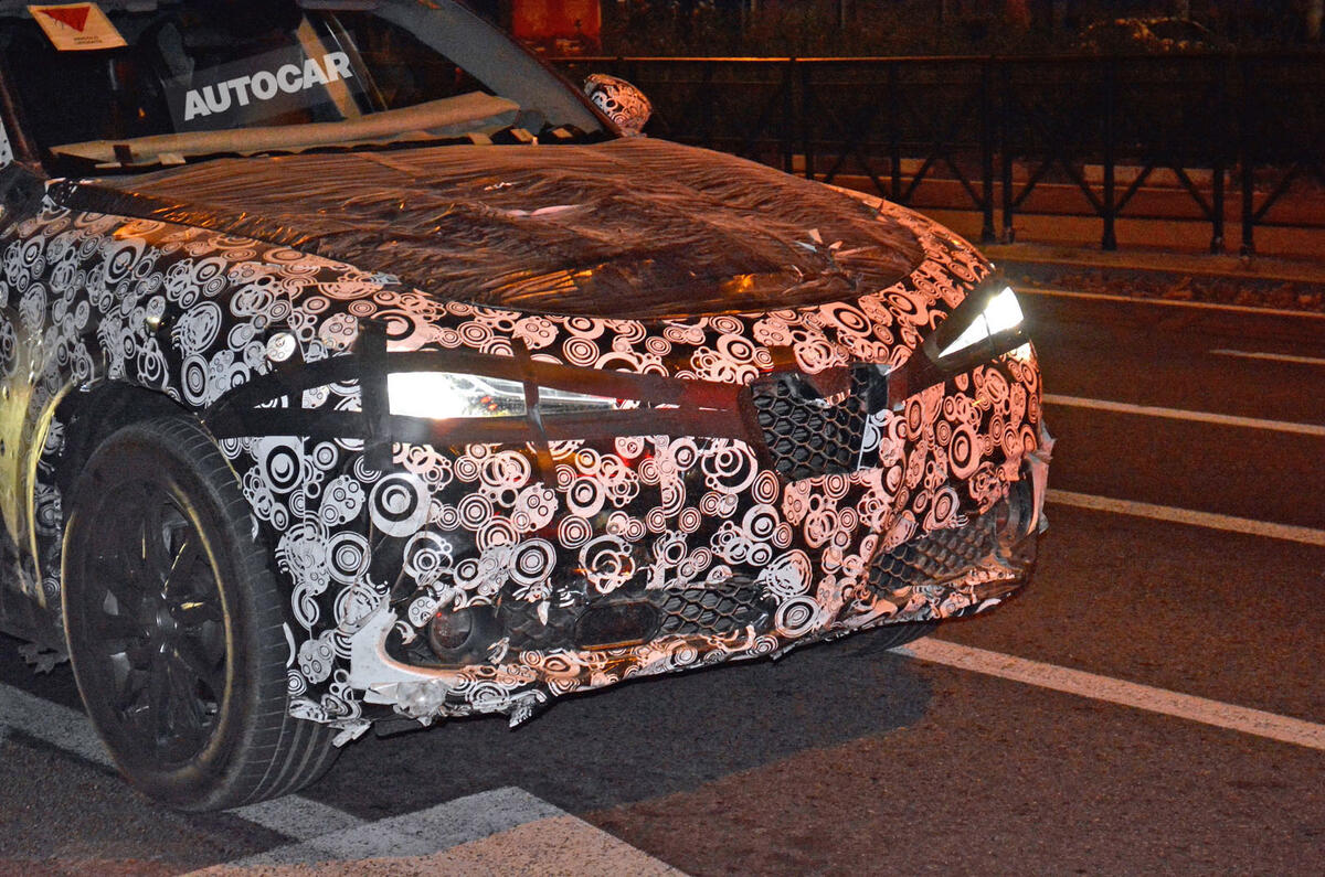 Alfa Romeo Stelvio spotted in light camouflage