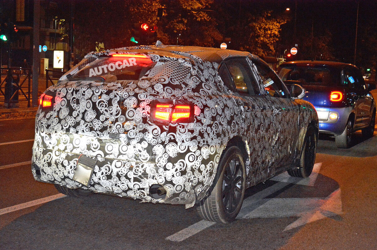 Alfa Romeo Stelvio spotted in light camouflage