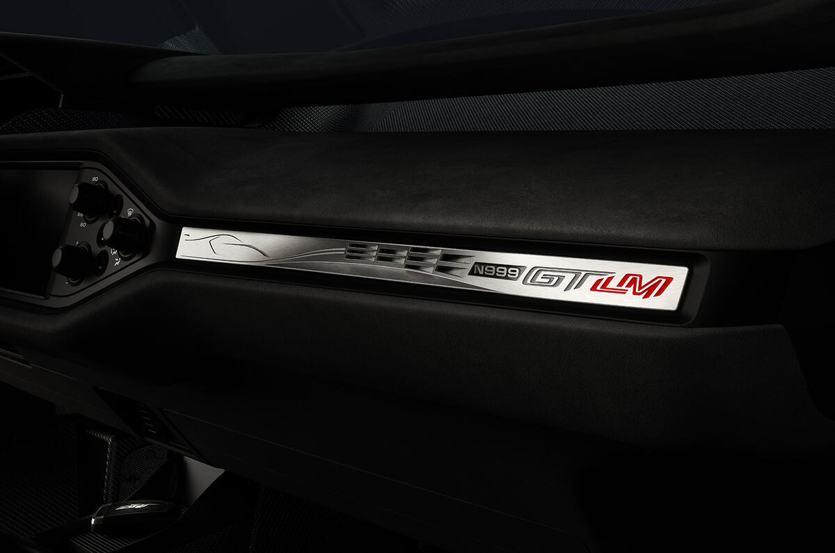 Ford GT LM badge  Ford GT LM badge
