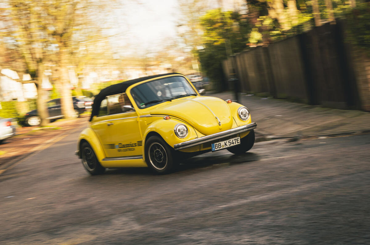 Electric Beetle - cornering front