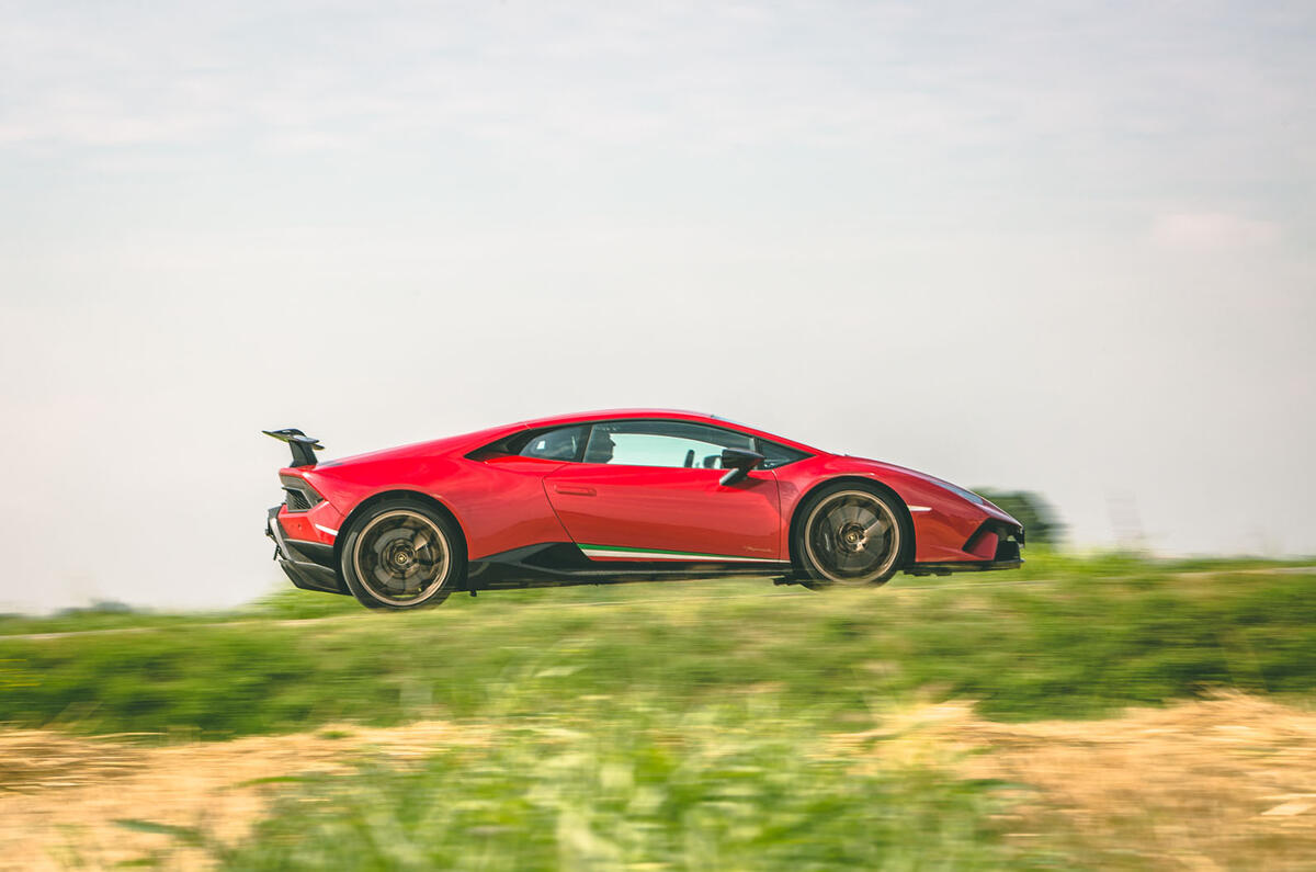 2019 Lamborghini Huracan Performante - side