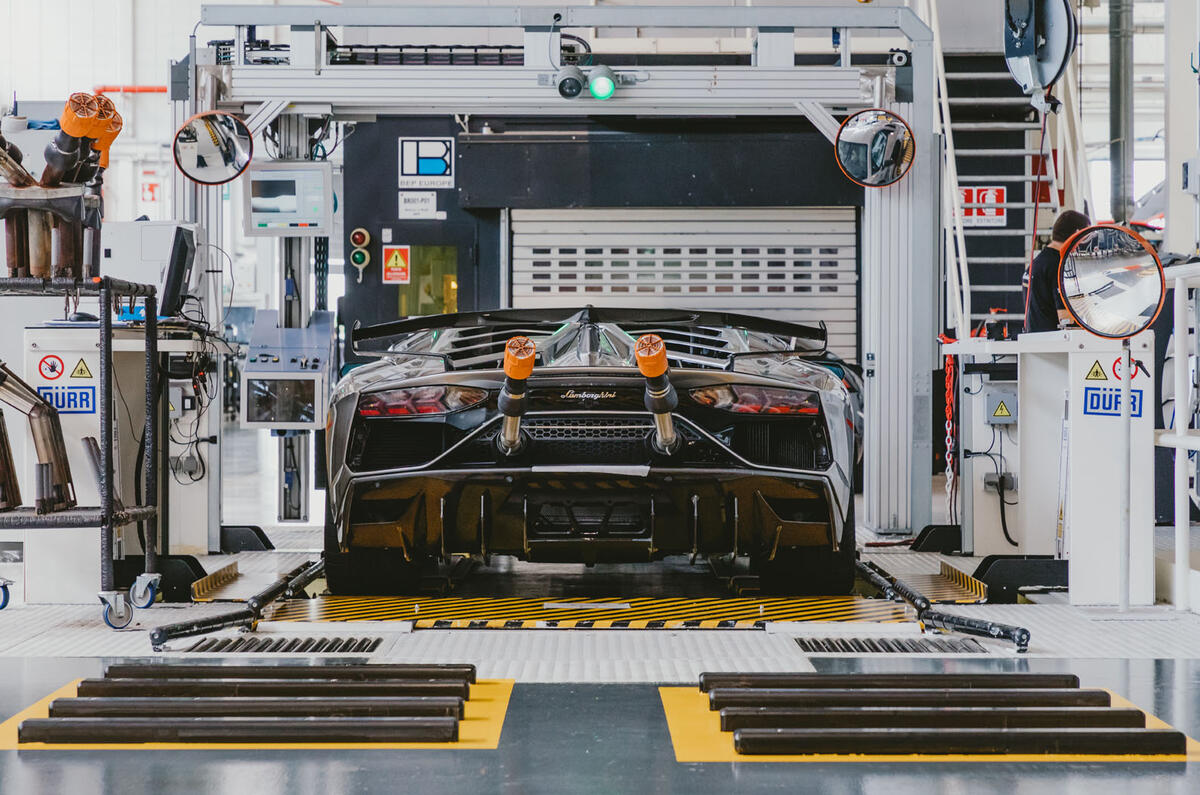 Autocar visits Lamborghini factory in Sant'Agata