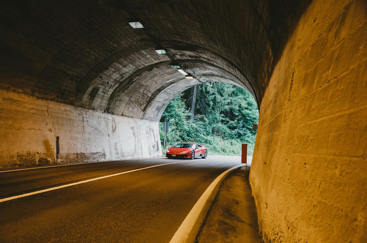 2019 Lamborghini Huracan Performante - entering tunnel